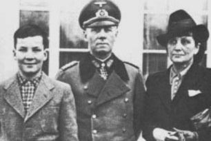 Rommel junto a su familia