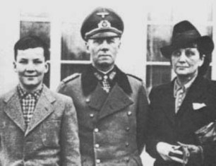 Rommel junto a su familia