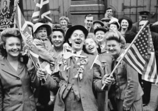 Celebración por el final de la Segunda Guerra Mundial