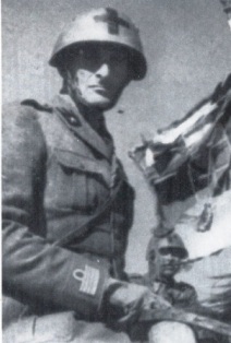El Coronel Alessandro Bettoni del regimiento Savoia