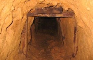 Tunel construido por los prisioneros de Island Farm