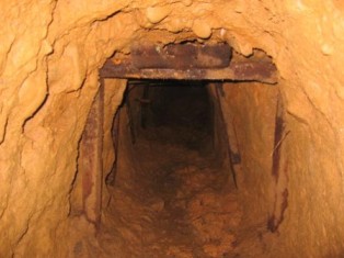 Tunel construido por los prisioneros de Island Farm