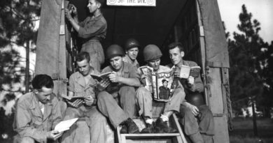 Biblioteca Móvil de la 31ª División en el área de maniobras en Camp Polk, Louisiana en 1943